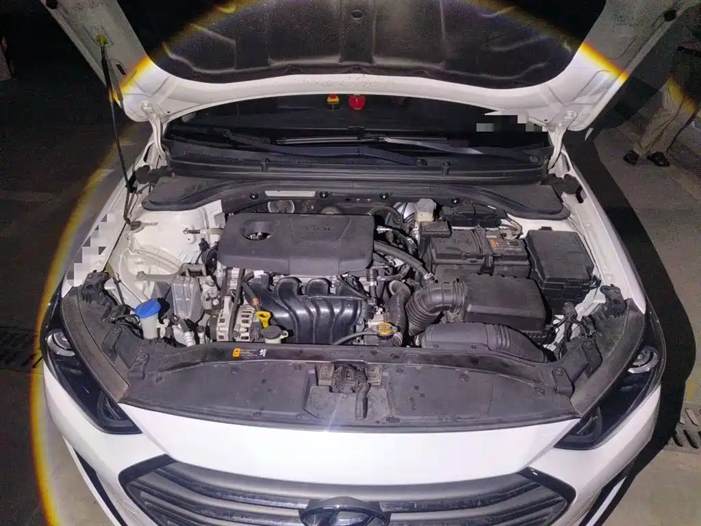 Hyundai Elantra 2018 1.6L Automatic 15th Anniversary Special Edition фото 16