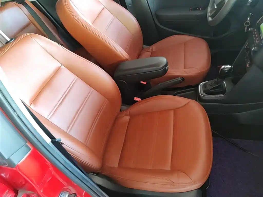 Volkswagen Polo 2014 1.6L Automatic Comfort Edition фото 25