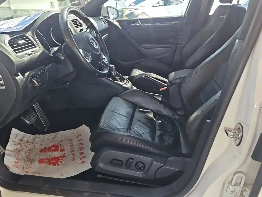Volkswagen Golf GTI 2012 2010 2.0TSI GTI