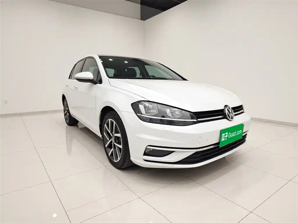 Volkswagen Golf 2020 Beloved Edition 280TSI DSG Comfort фото 4