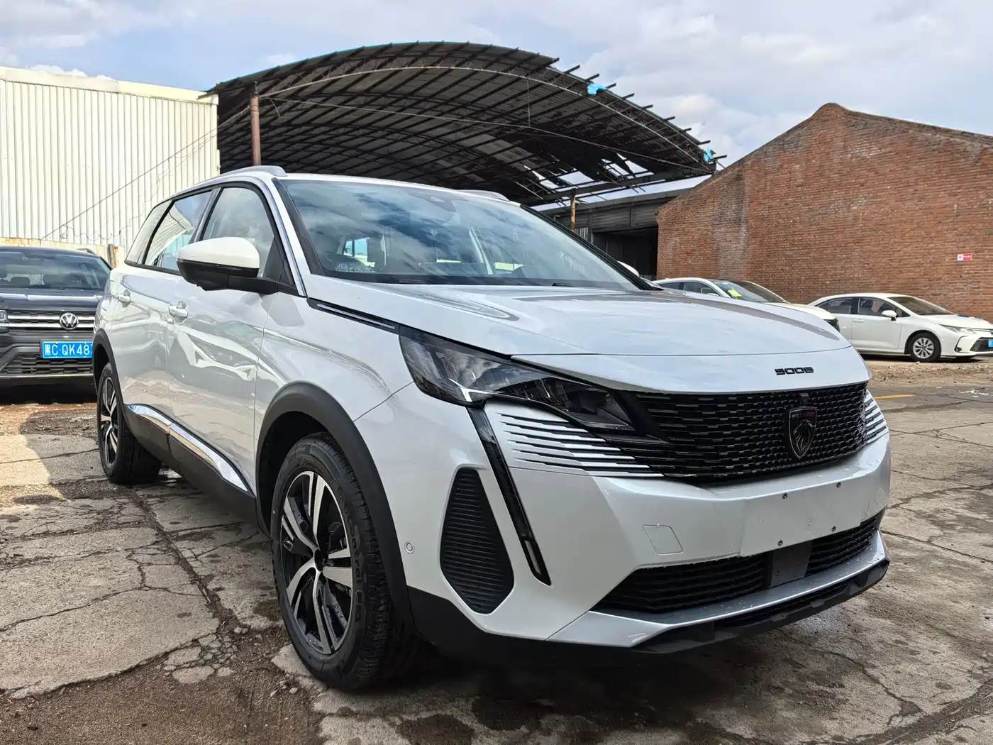 Peugeot 5008 фото 3