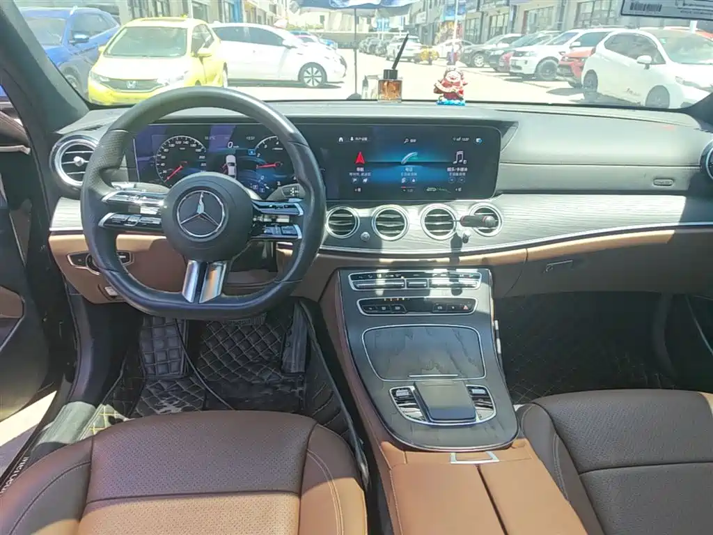 MERCEDES-BENZ E-CLASS