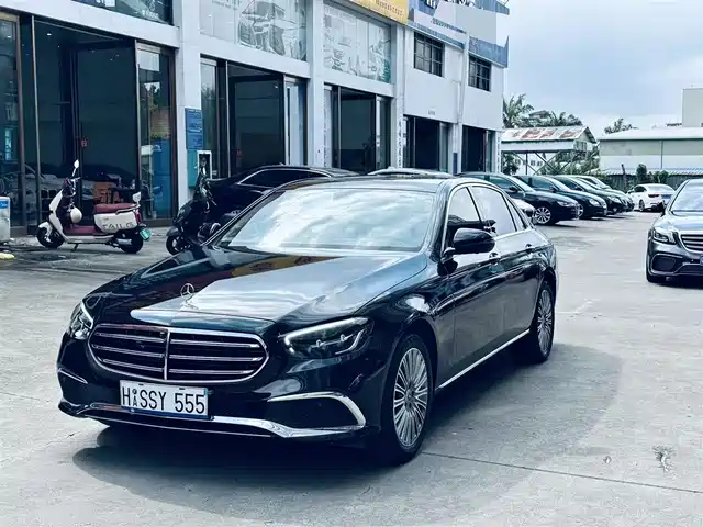 MERCEDES-BENZ E CLASS