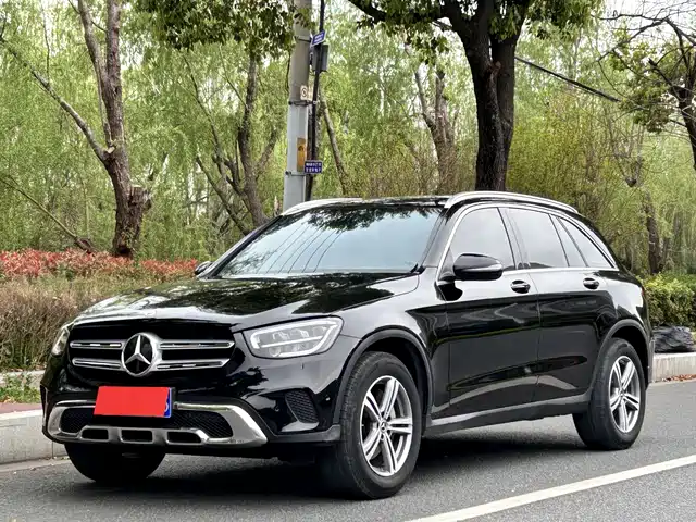 MERCEDES-BENZ GLC