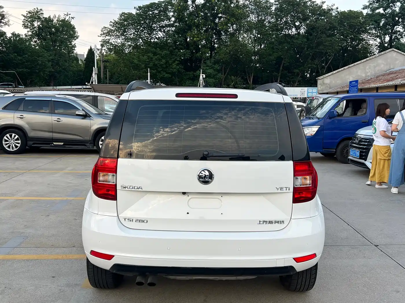 Škoda Yeti 2017 TSI280 DSG Brothers Edition фото 11