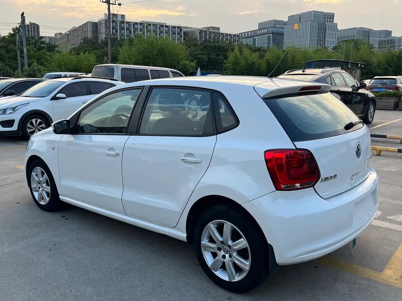 Volkswagen Polo 2013 1.4L Manual Comfort Edition фото 11