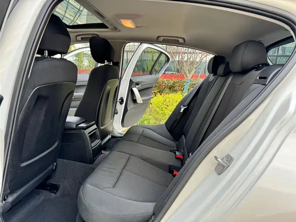 BMW 1 Series (Import) 2013 Facelift 116i Leading Model фото 15