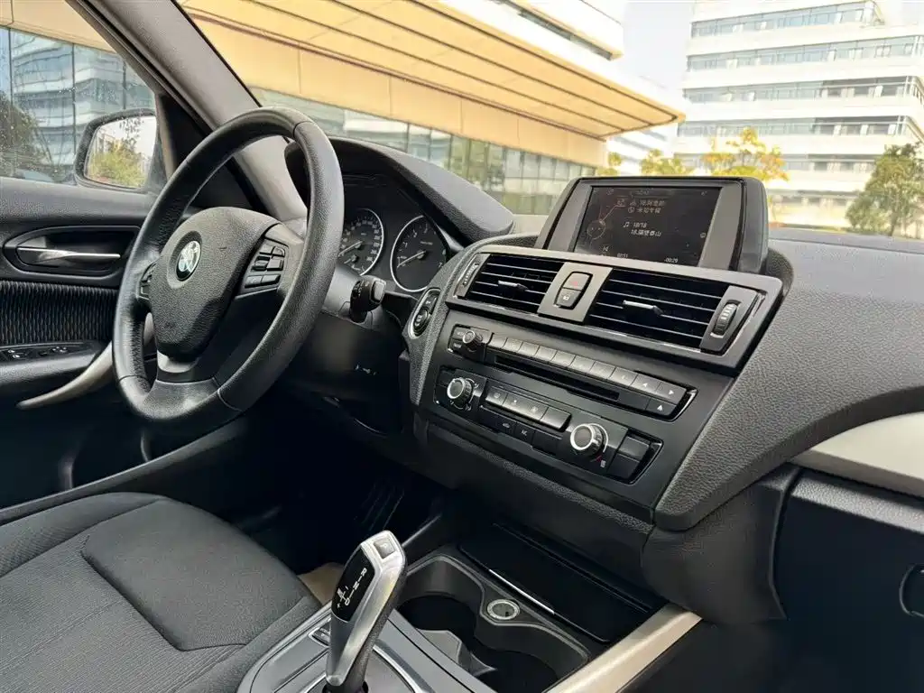 BMW 1 Series (Import) 2013 Facelift 116i Leading Model фото 16