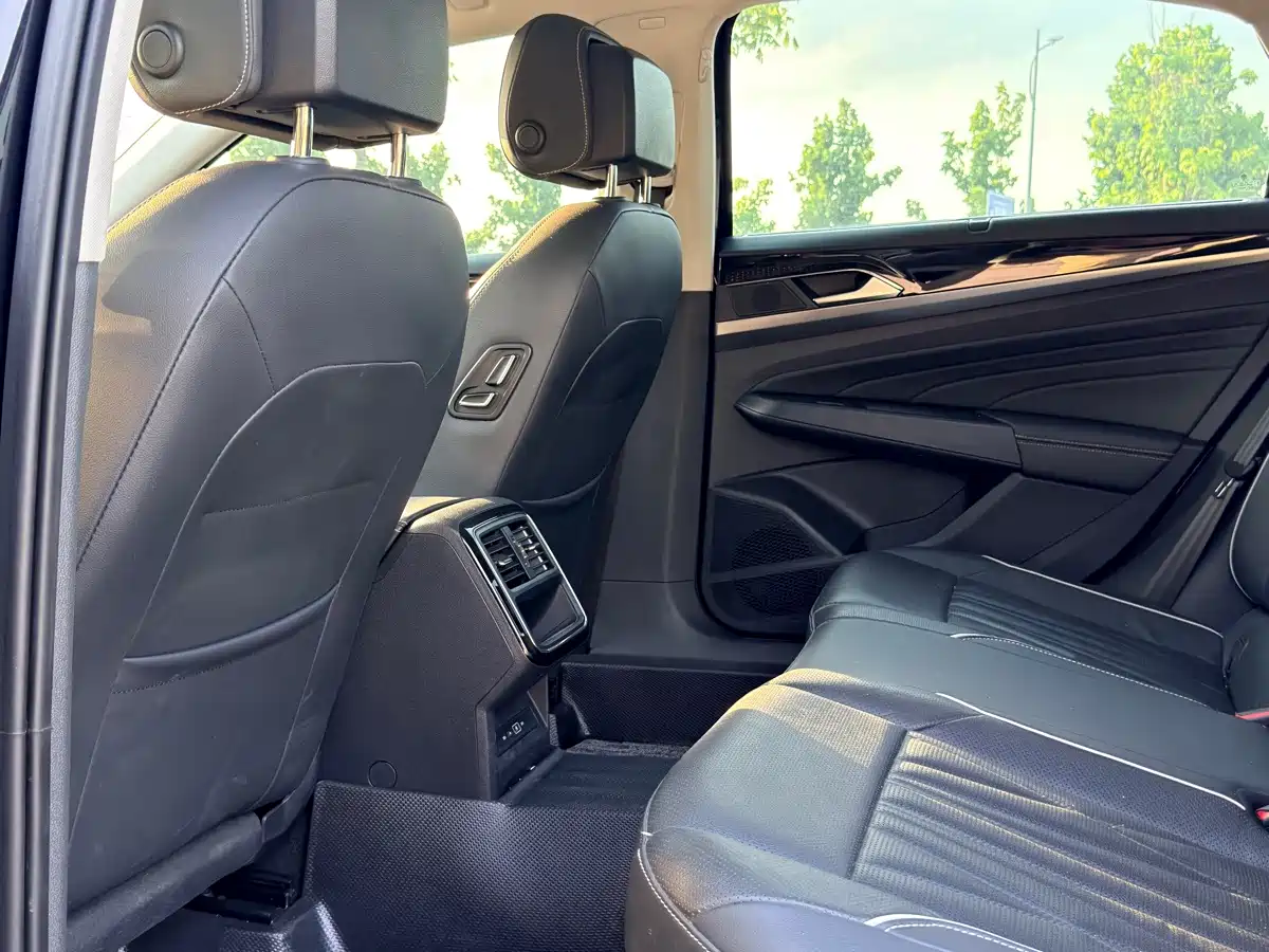 Фото 5 - Volkswagen Passat