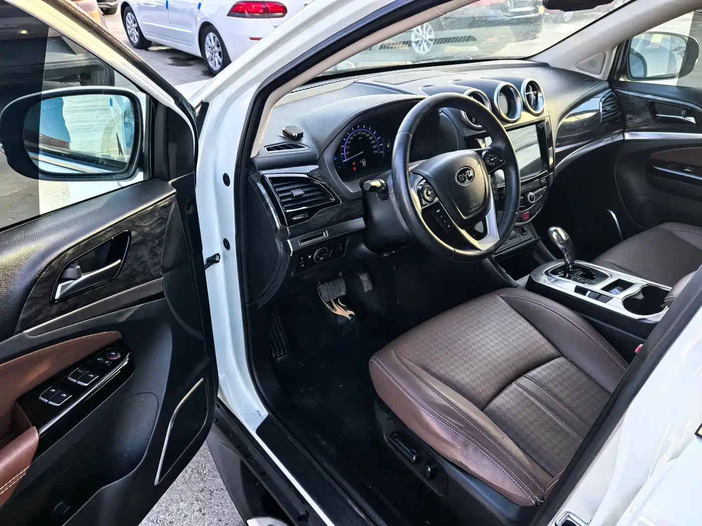 BYD S7 2016 2.0T Automatic Premium Model фото 10