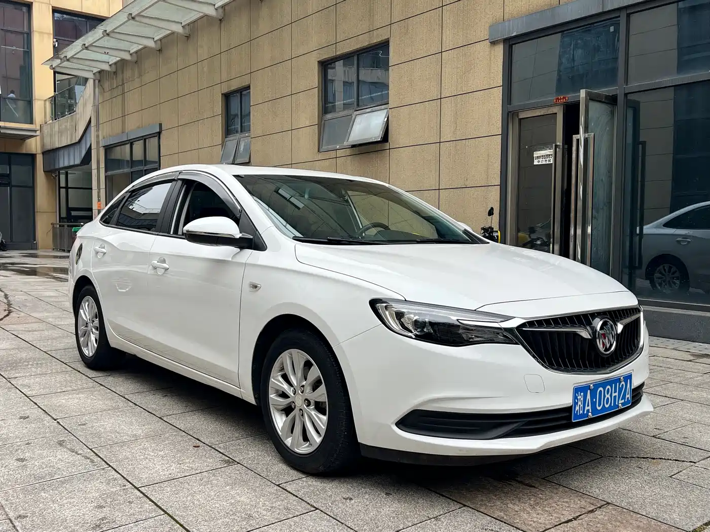 Buick Excelle 2021 Exemplar 1.5L Auto Elite фото 3