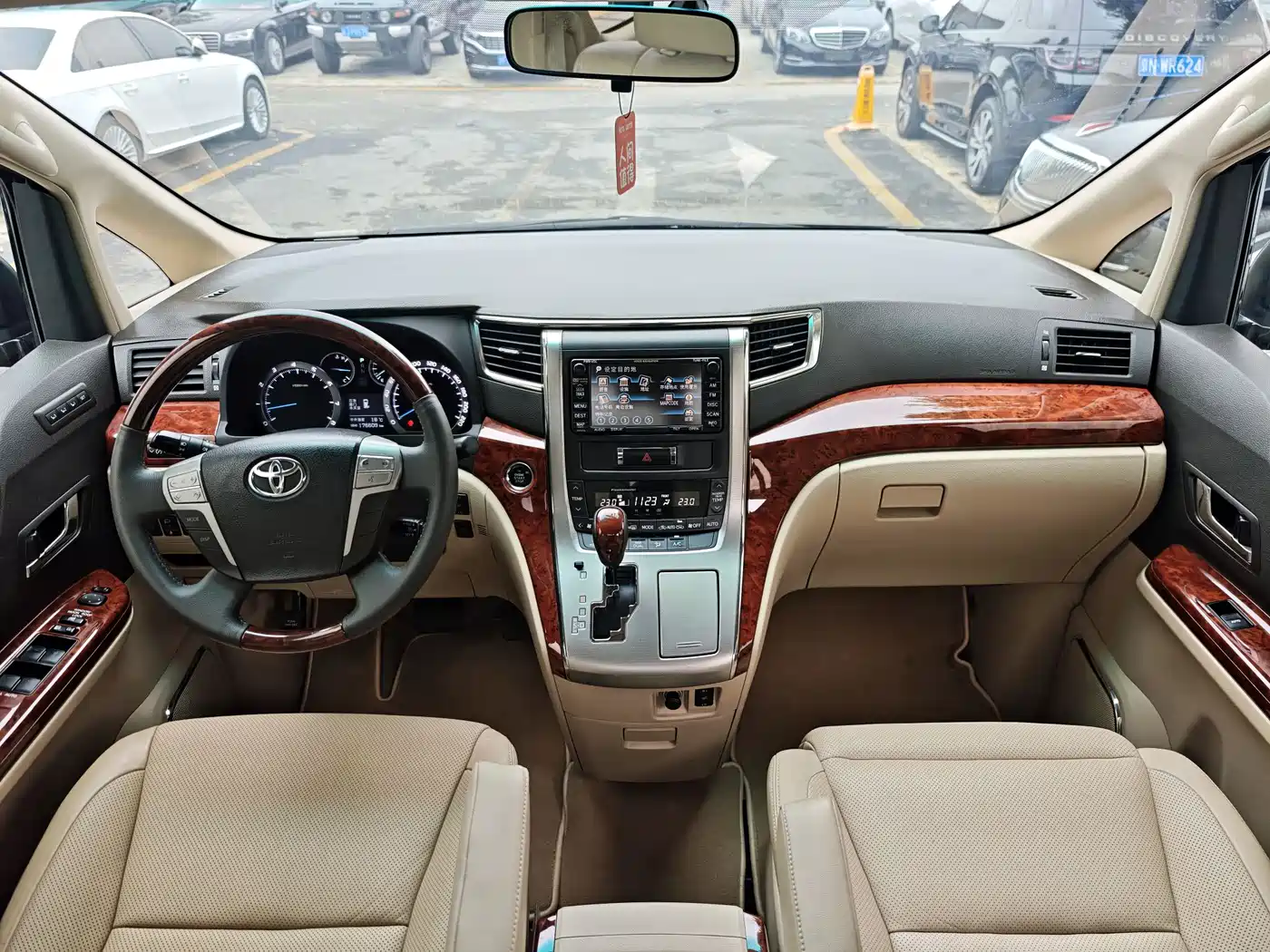 Toyota Alphard 2011 3.5L Luxury Edition фото 9
