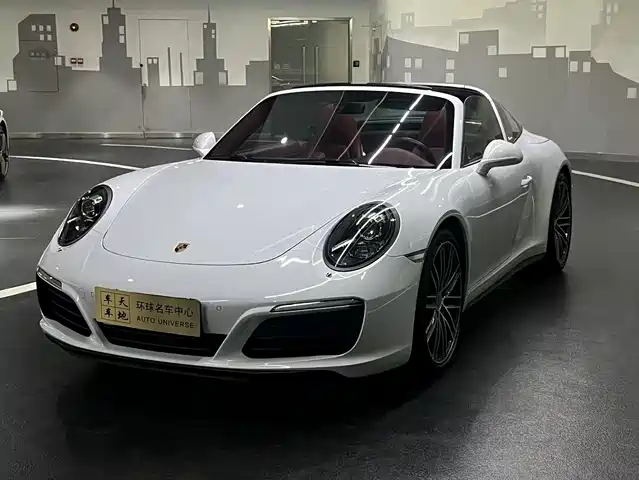 PORSCHE 911