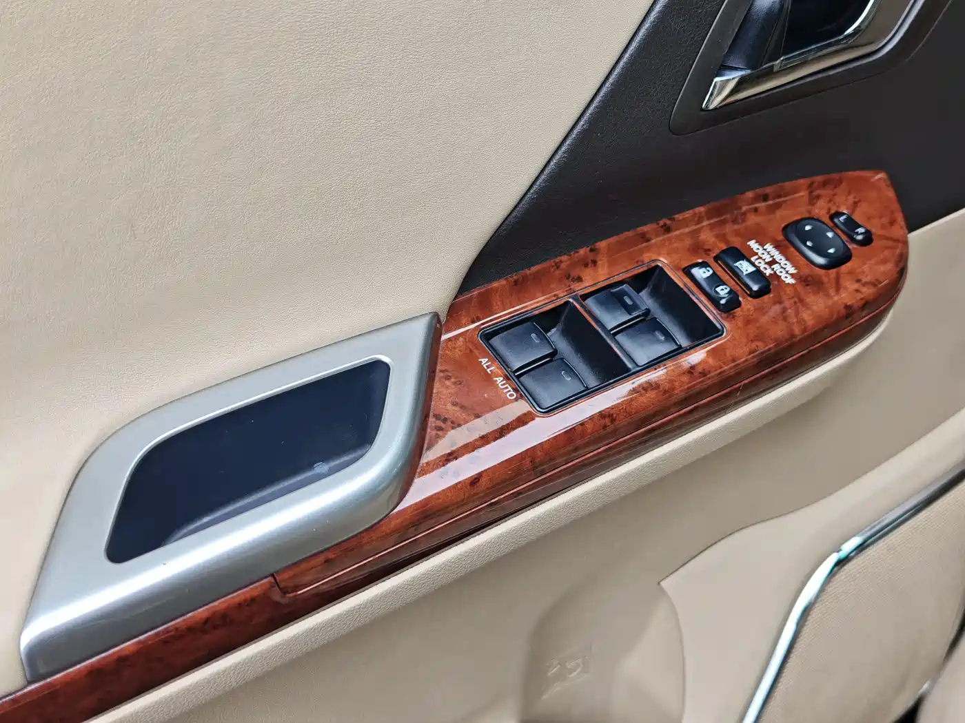 Toyota Alphard 2011 3.5L Luxury Edition фото 13