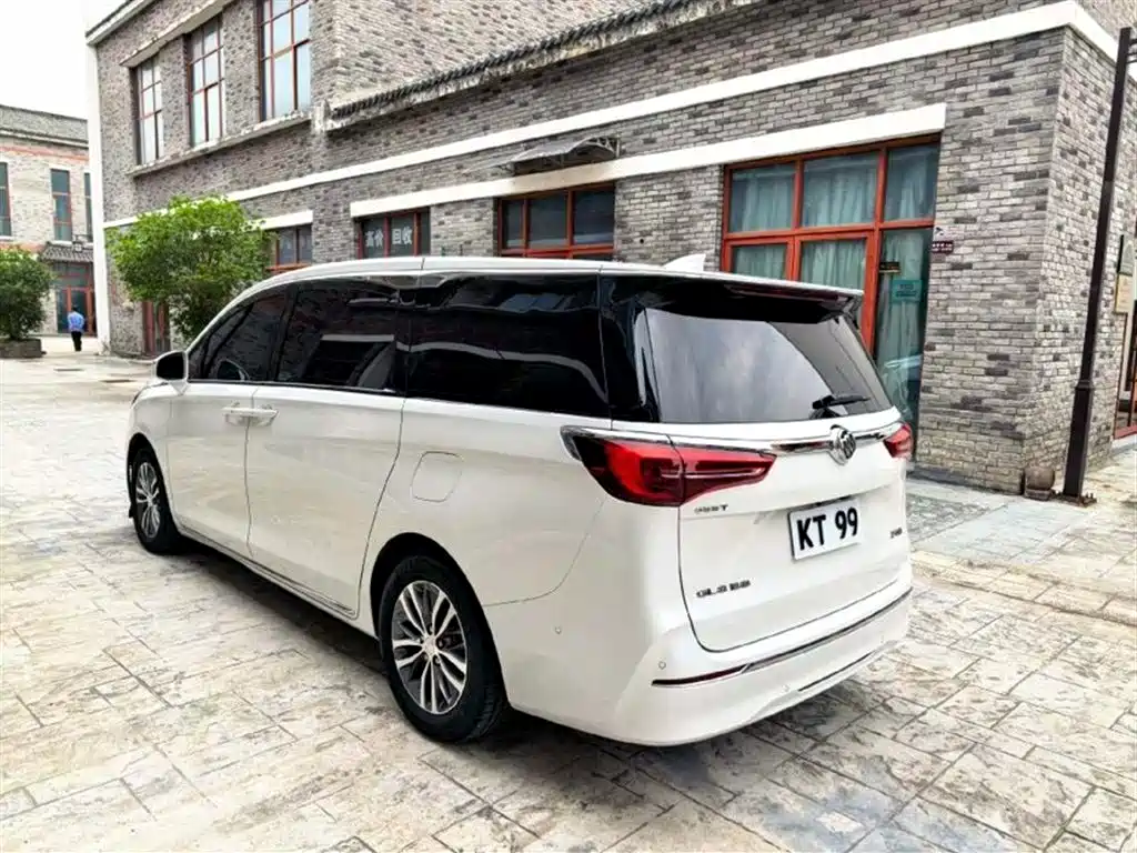Buick GL8 2022 Avenir 7-Seater Hospitality Edition фото 4