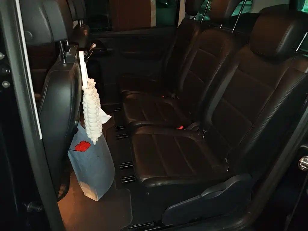Volkswagen Sharan 2014 2.0TSI Comfort фото 13