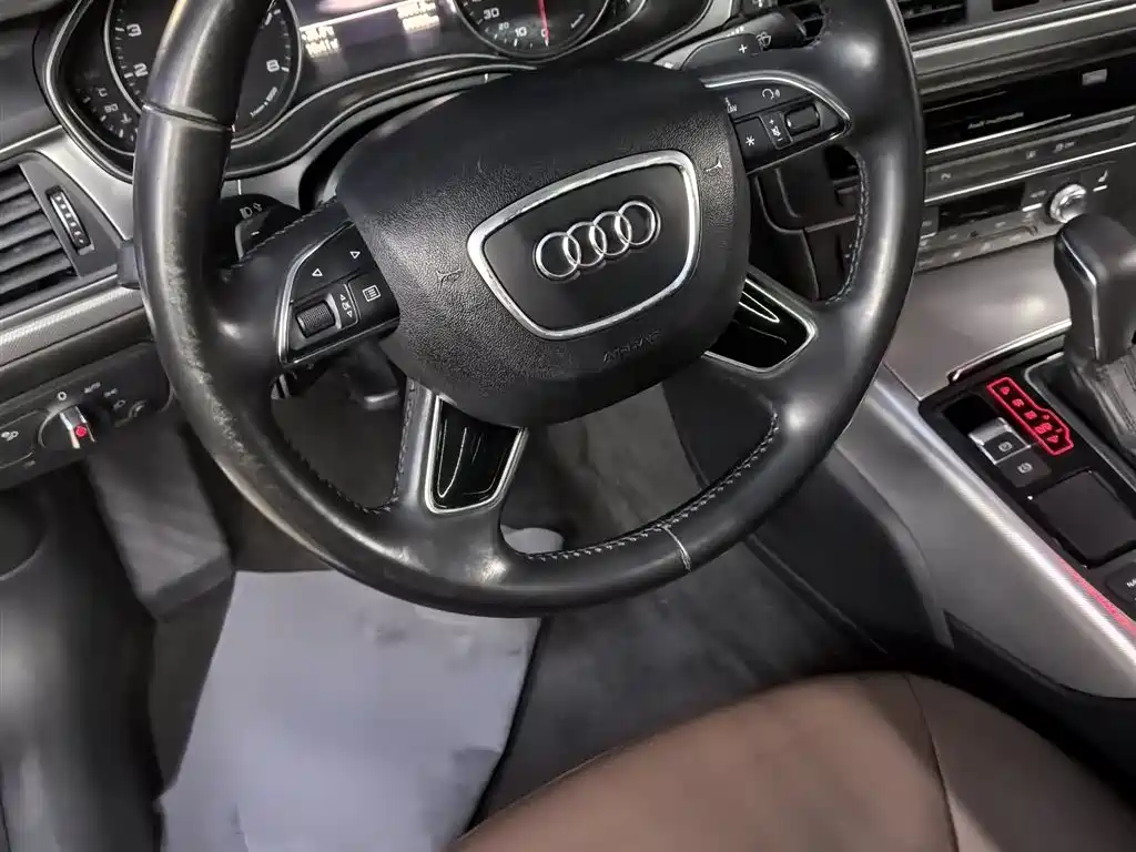 Audi A6L 2018 30th Anniversary 35 TFSI Fashion фото 3