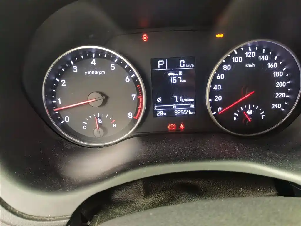 Hyundai Elantra 2018 1.6L Automatic Pleasing Edition GL China VI фото 8
