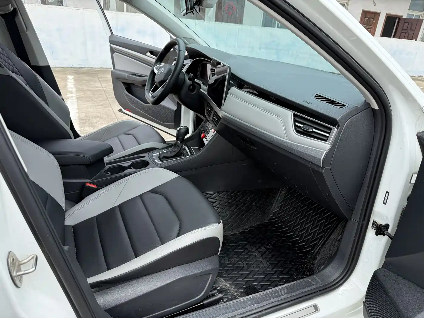 Volkswagen Bora 2023 300TSI DSG Premium Edition фото 11