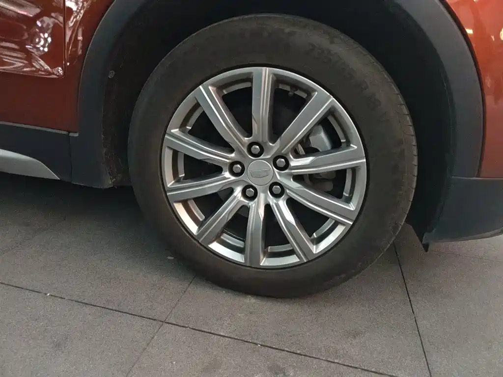 Cadillac XT4 2018 28T FWD Leading Edition фото 8