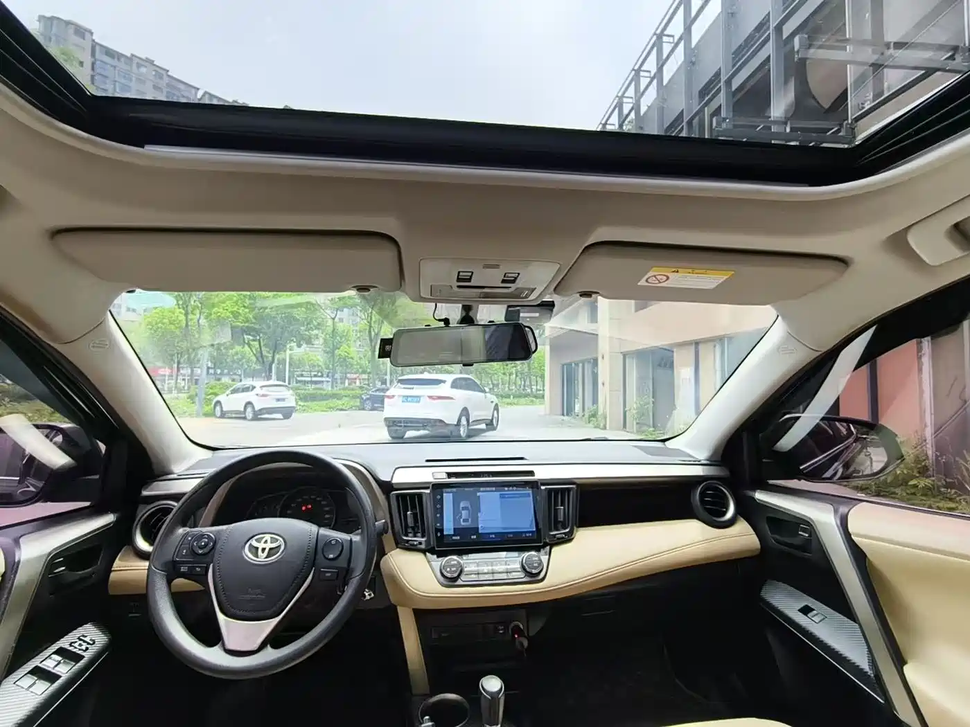 Toyota RAV4 Rongfang 2015 2.0L CVT 2WD Trend Edition фото 5