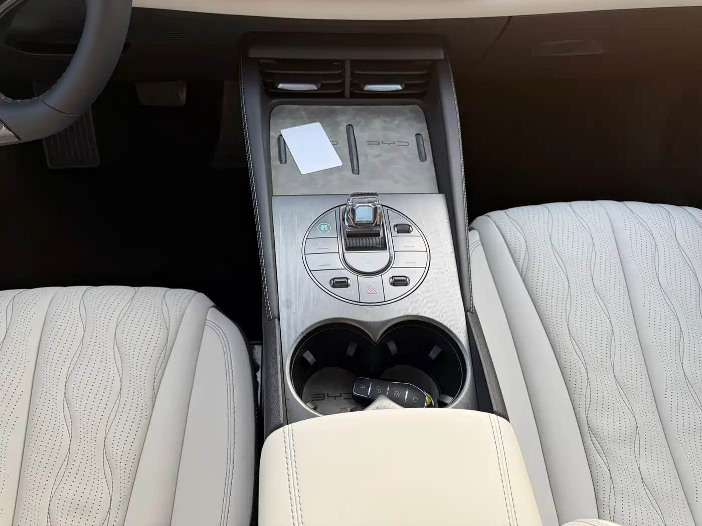 BYD Seal 06 New Energy 2024 DM-i 120KM Flagship фото 12