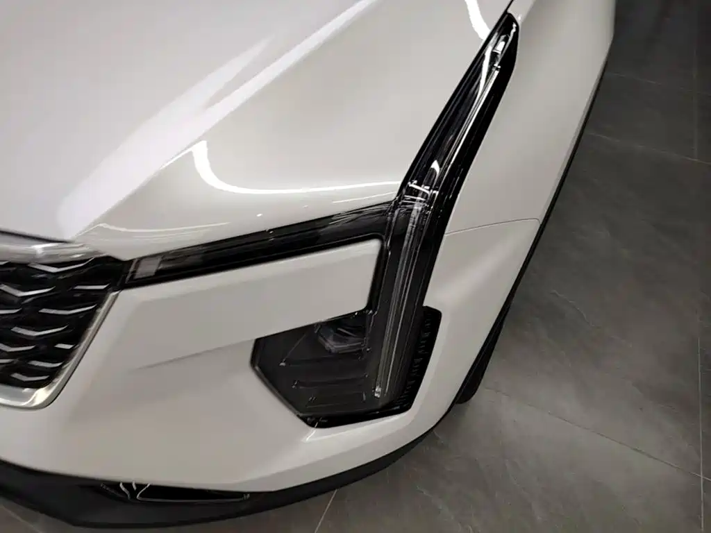 Photo 24 - Cadillac XT4