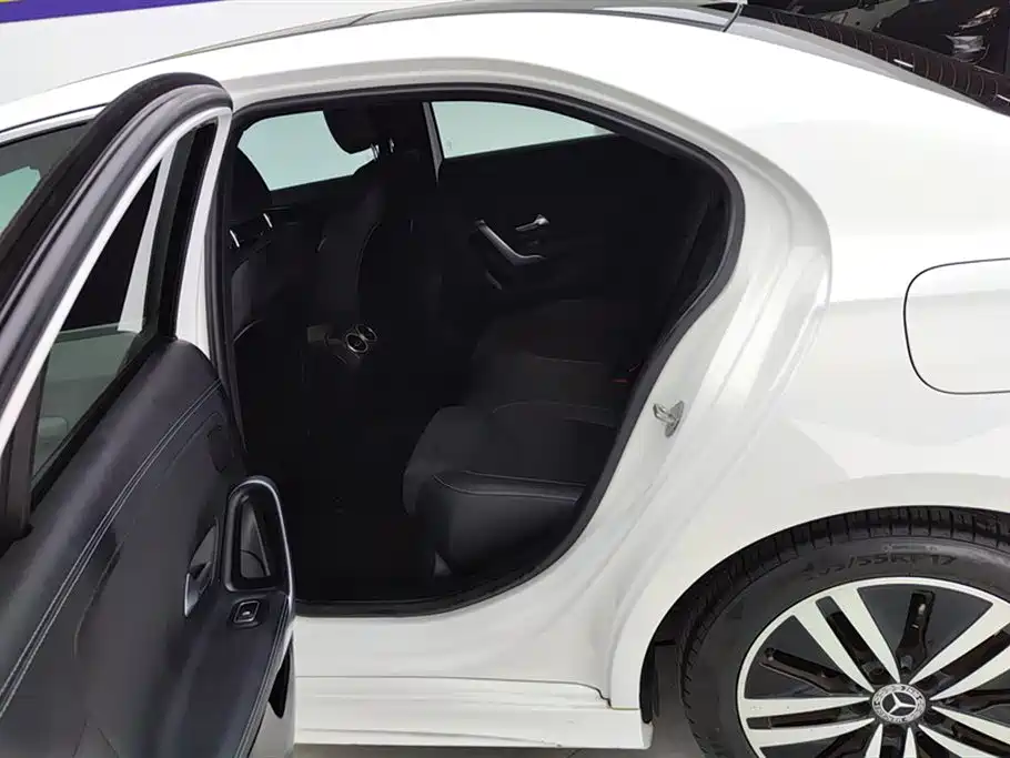 Mercedes-Benz A-Class 2019 A 180 L Sport Sedan фото 11