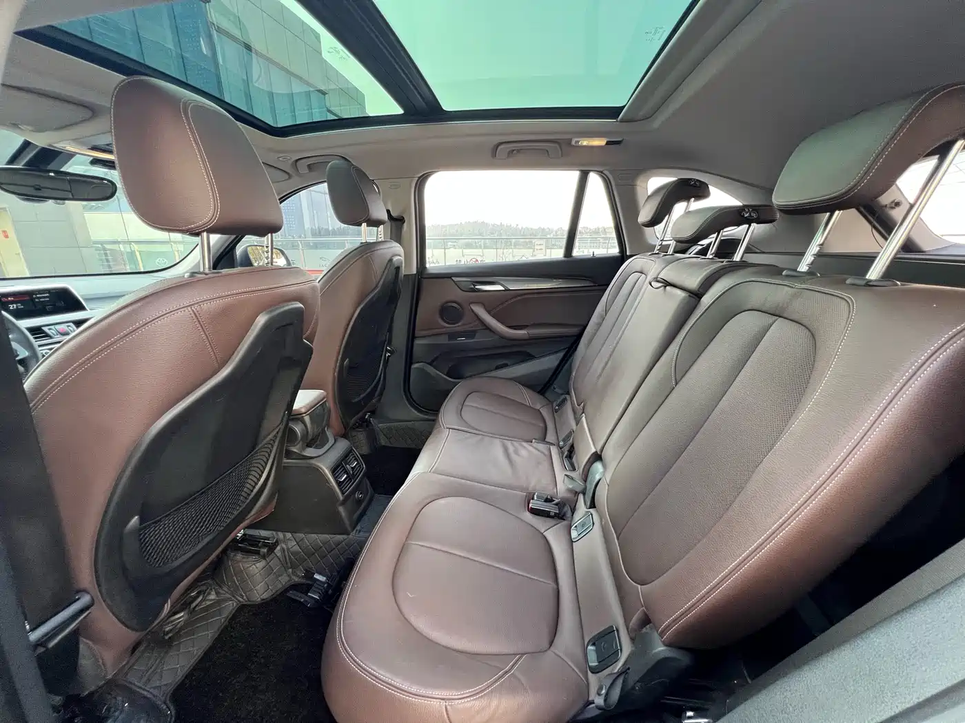 BMW X1 2018 xDrive20Li Premium Model фото 17