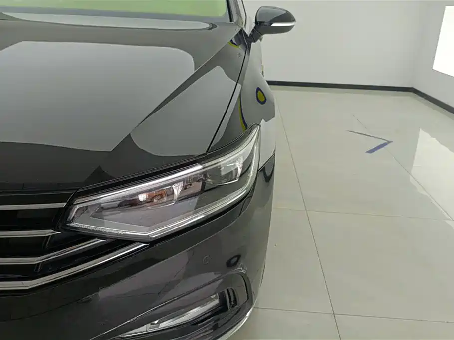 Volkswagen Magotan 2020 330TSI DSG Luxury фото 5