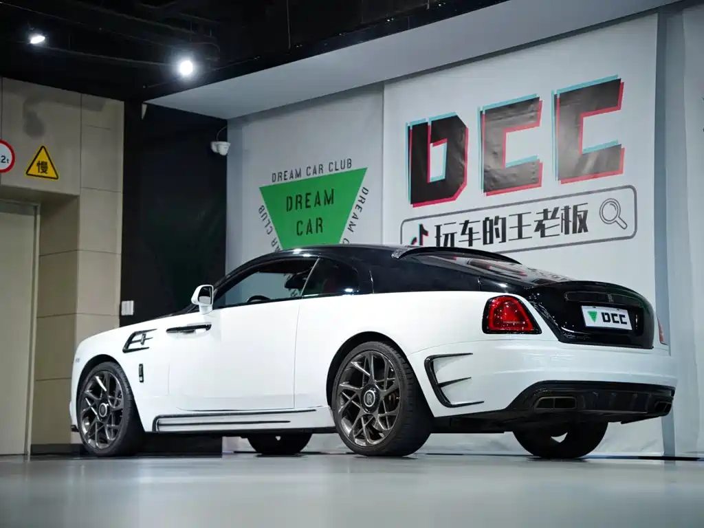 Фото 43 - Rolls-Royce Wraith