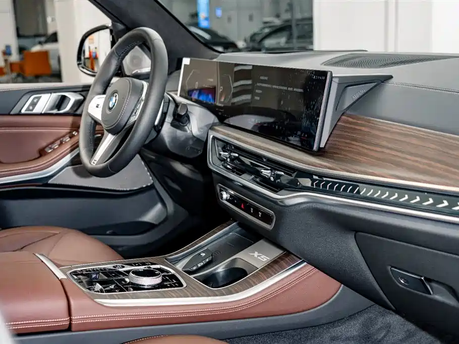 BMW X5 2025 Model xDrive 40Li Exclusive M Sport Blackout Package фото 21
