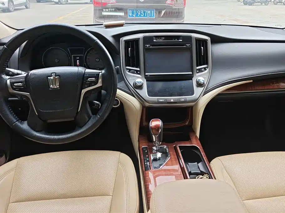 Toyota Crown 2015 2.0T Fashion фото 12