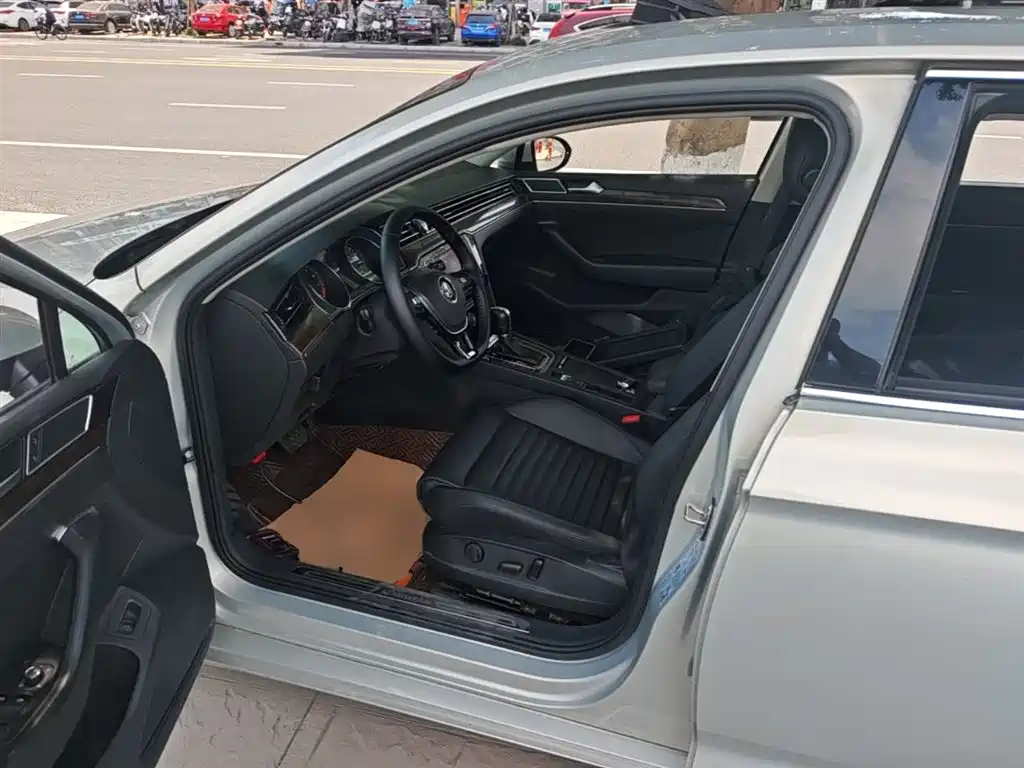 Volkswagen Magotan 2019 330TSI DSG Luxury Class China VI фото 15