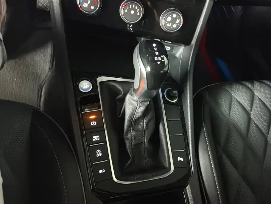 Volkswagen Sagitar 2025 300TSI DSG Surpass Edition фото 16