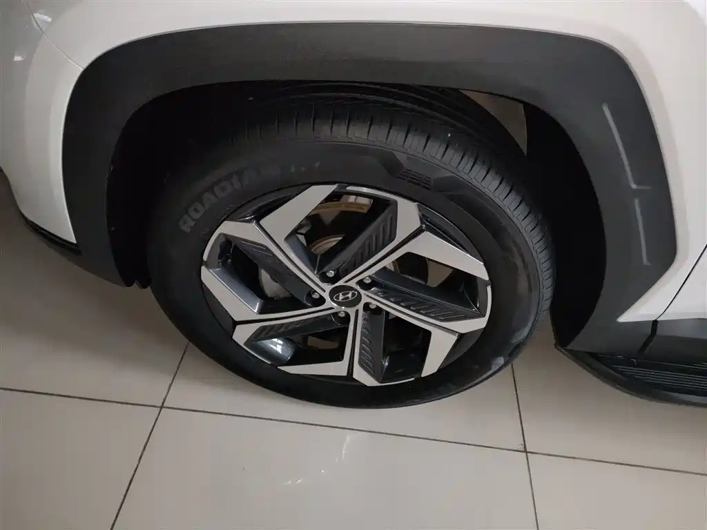 Hyundai Tucson 2023 Tucson L 1.5T Automatic 2WD DLX Luxury Edition фото 23