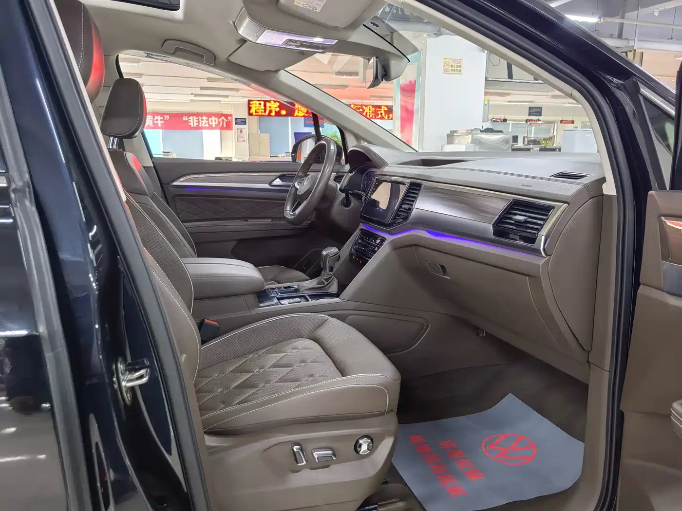 Volkswagen Viloran 2020 380TSI Premium фото 19
