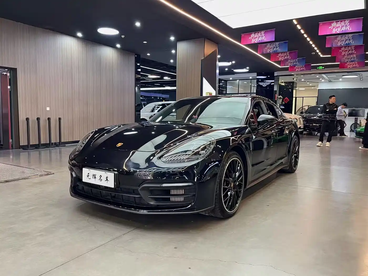 PORSCHE PANAMERA