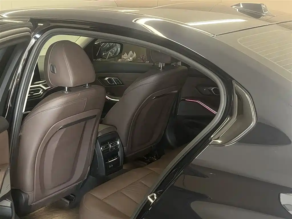 BMW 3 Series 2024 325Li M Sport Shadowline Package фото 25