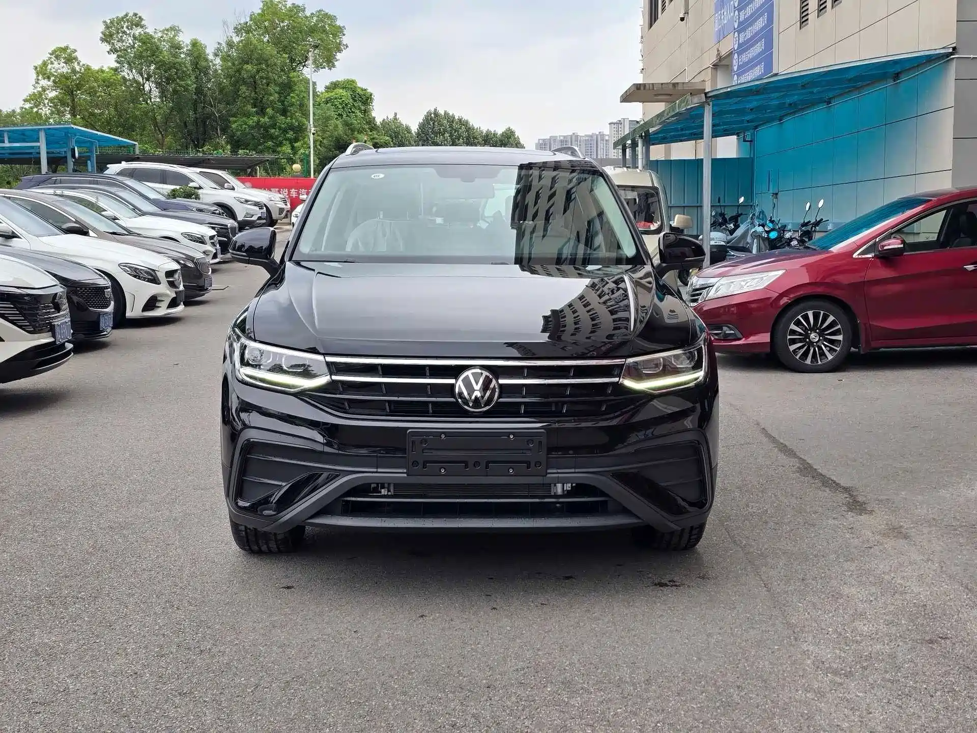 Фото 5 - Volkswagen Tiguan L