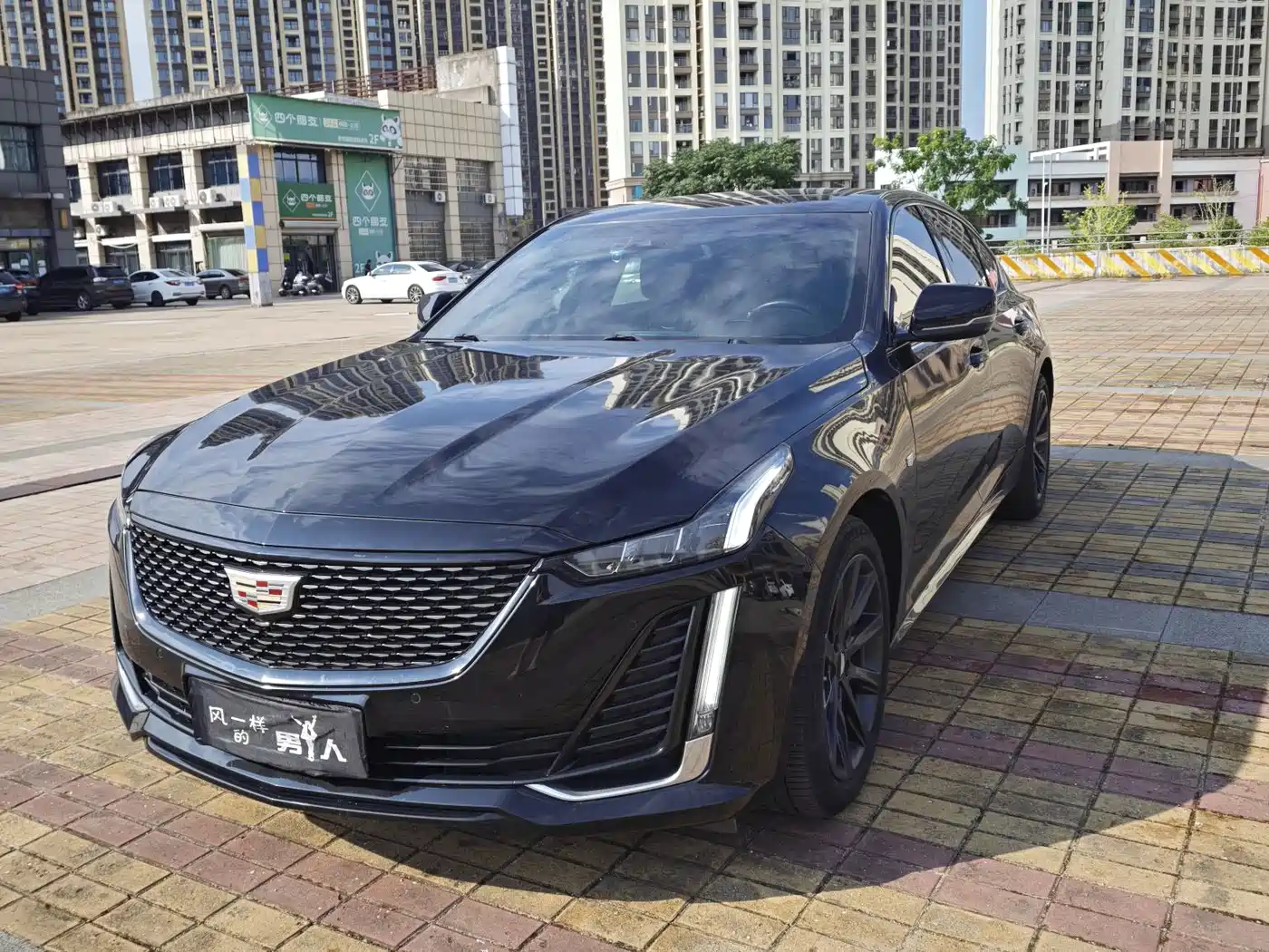 Фото 1 - Cadillac CT5