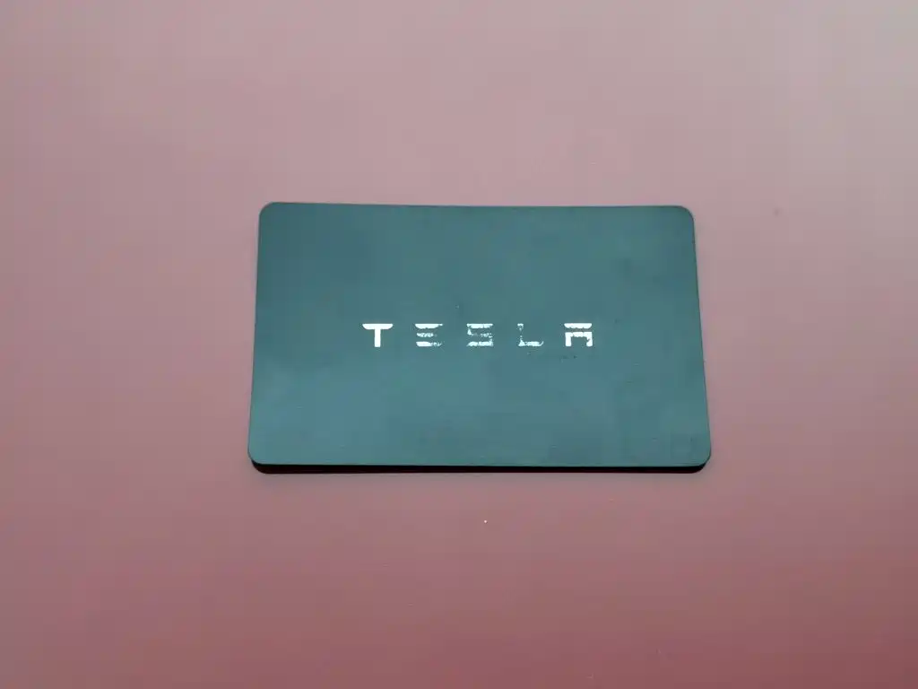 Фото 19 - Tesla Model 3