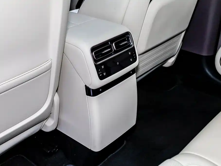 Li Auto i6 2025 2025 2WD Base Model