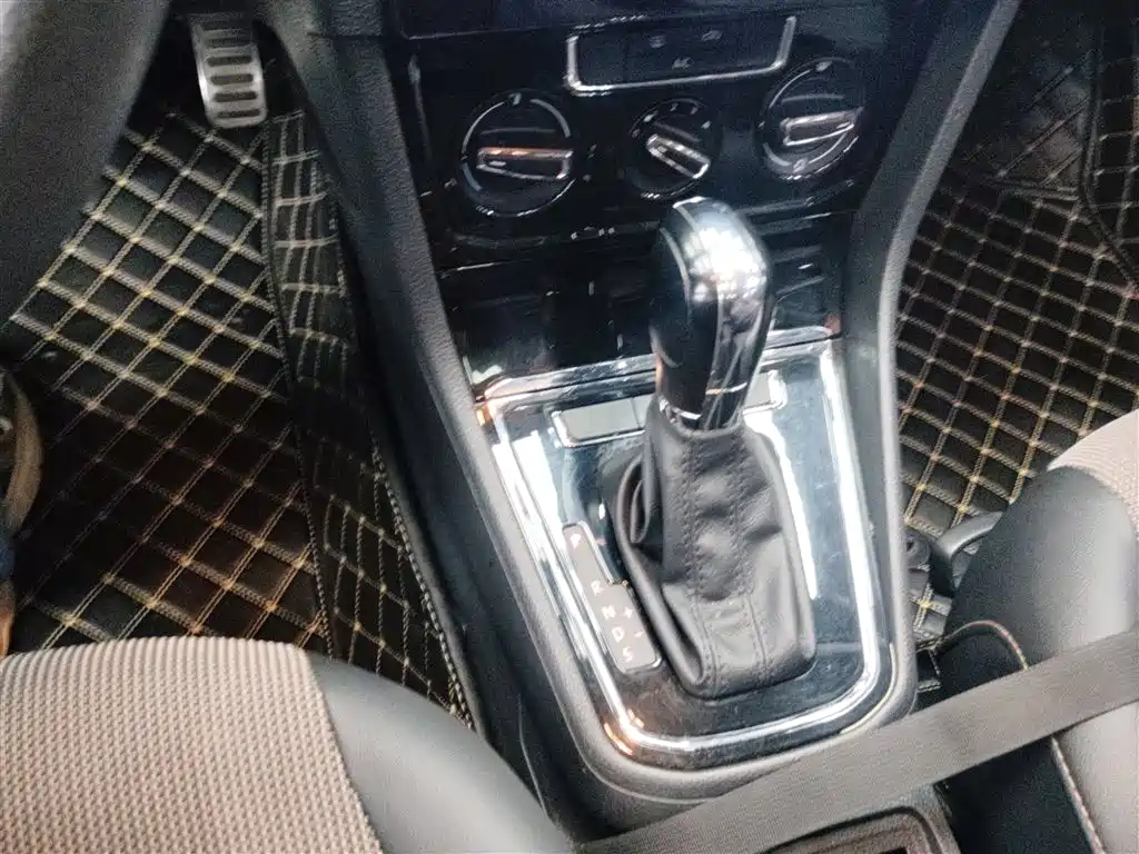 Volkswagen C-TREK 2017 1.6L Automatic Comfort фото 10