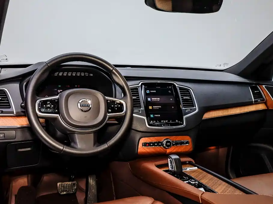 Volvo XC90 2023 2023 B5 Smart Luxury Edition 7-Seater