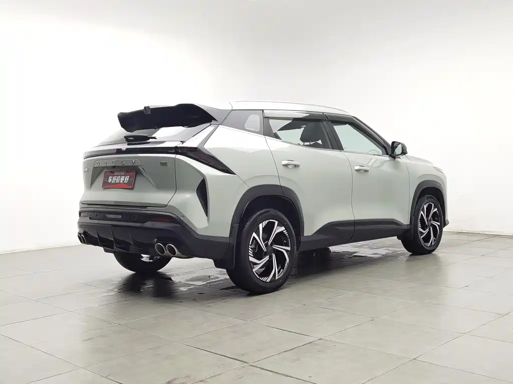Фото 2 - Geely Atlas