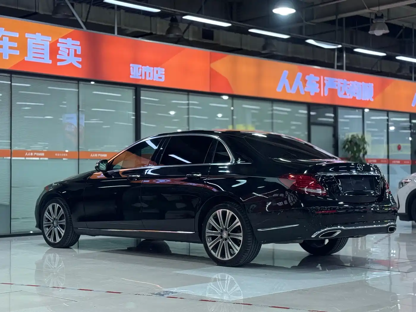 Mercedes-Benz E-Class 2016 E 300 L Luxury фото 6