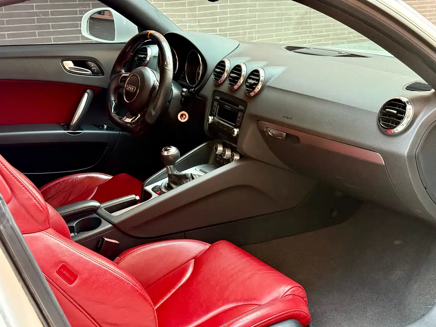 Audi TT 2011 TT Coupe 2.0TFSI quattro фото 12