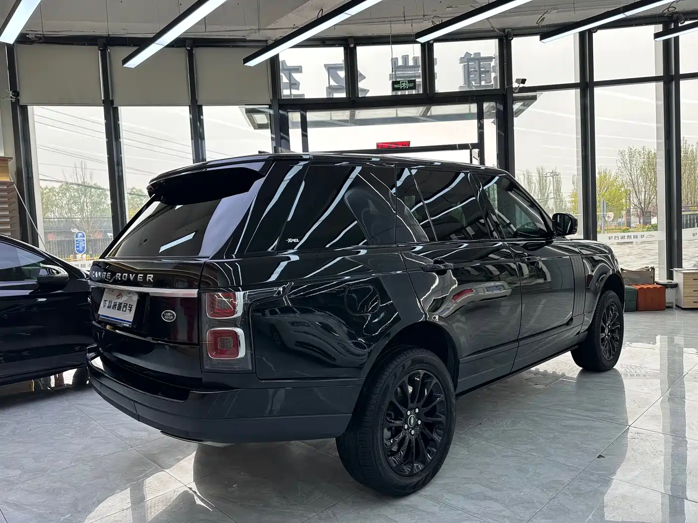Land Rover Range Rover 2020 3.0 L6 Heritage Edition фото 22