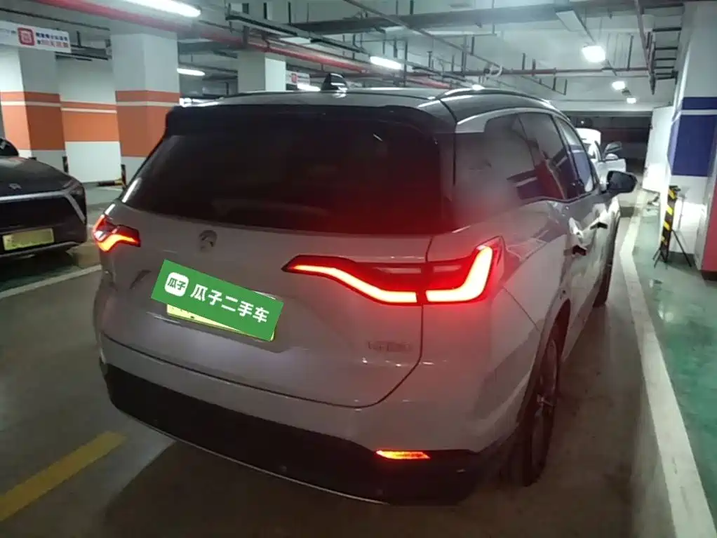 NIO ES8 2019 2018 355KM Base Model 7-Seater Version